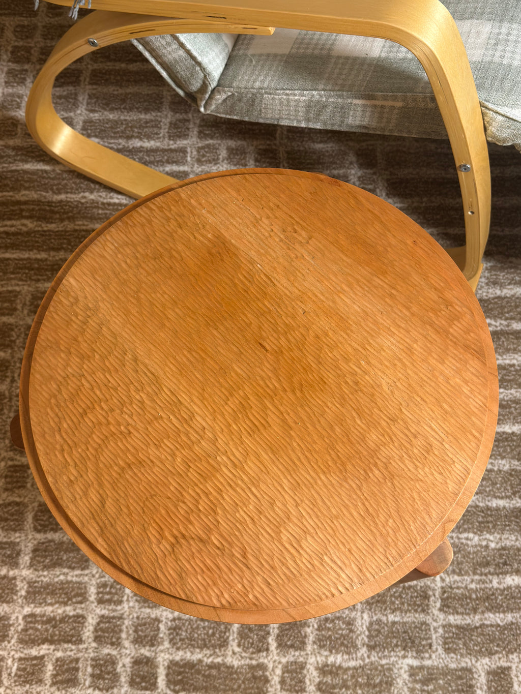 "Nuh" Side table