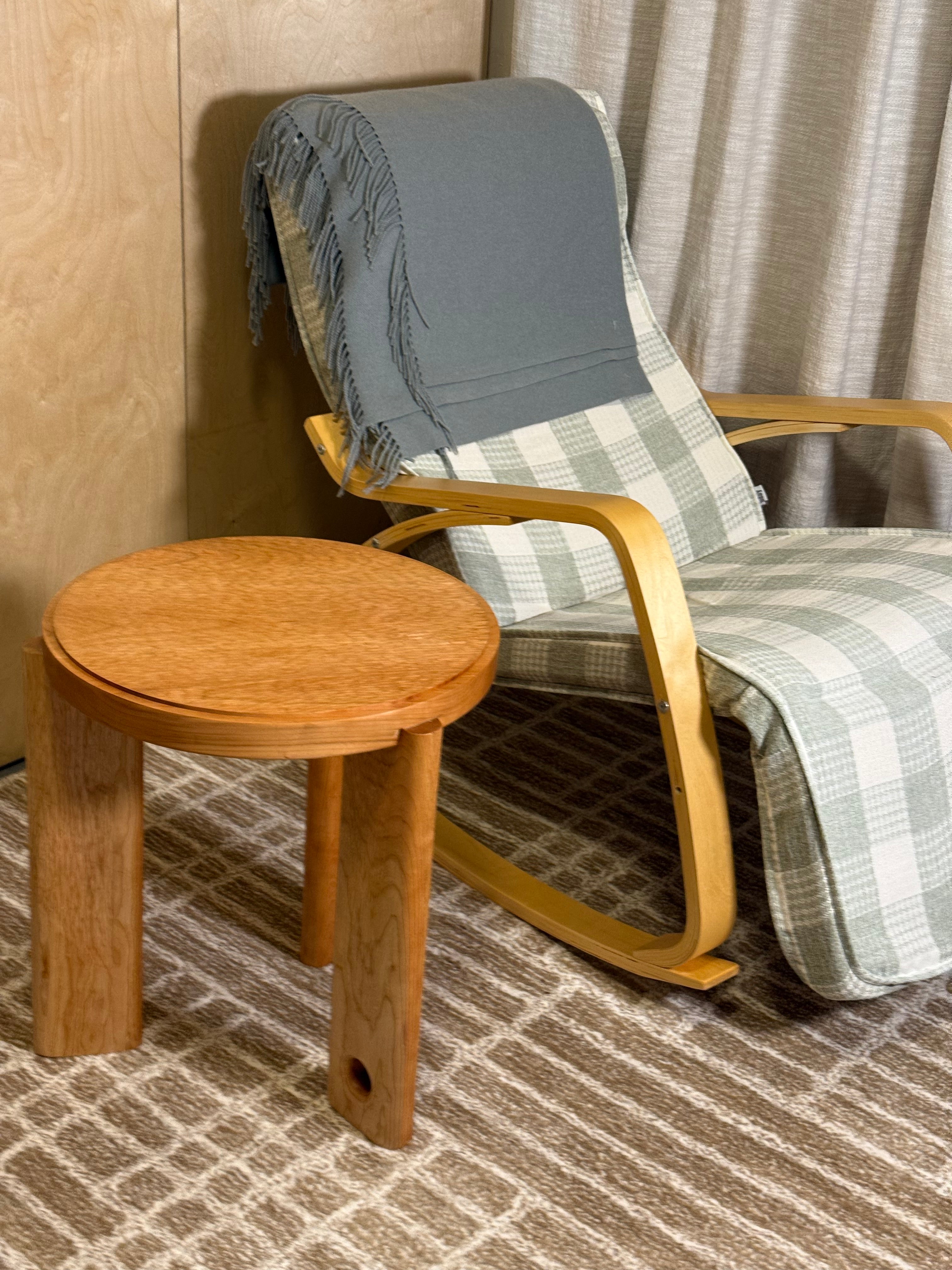 "Nuh" Side table