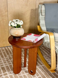 "Nuh" side table